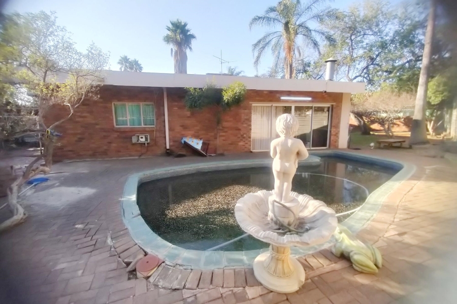 5 Bedroom Property for Sale in Elandsrand North West